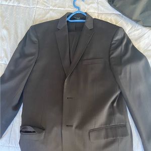 Jos A bank suit 39L used